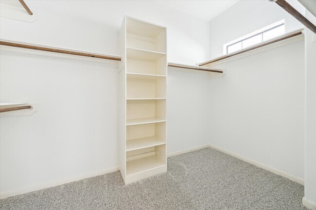 Building Photo - 5308 Larkin St