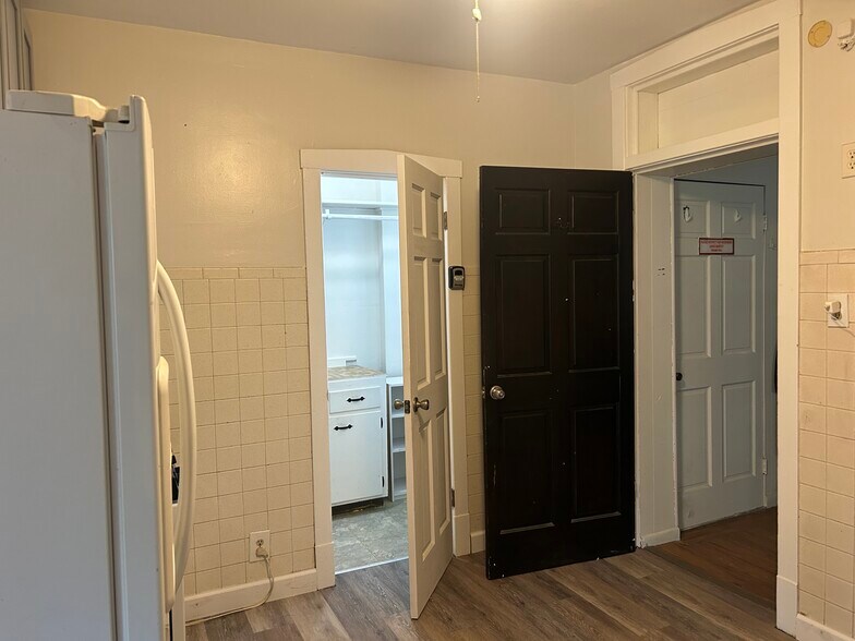 Pantry - 5021 W Belden St