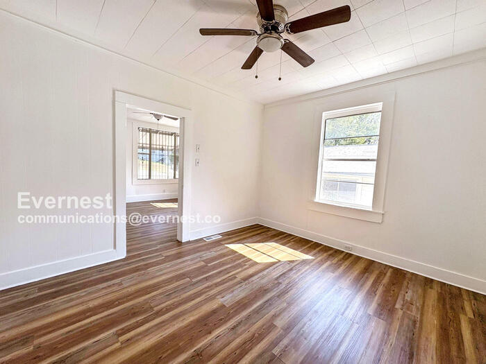 Building Photo - 417 62nd St