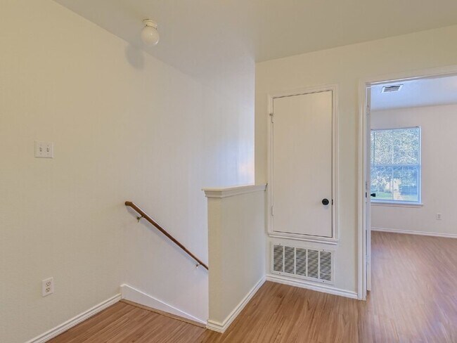 Building Photo - 13913 Harris Ridge Blvd