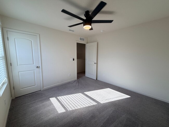 Building Photo - 15545 Westmoor Ave