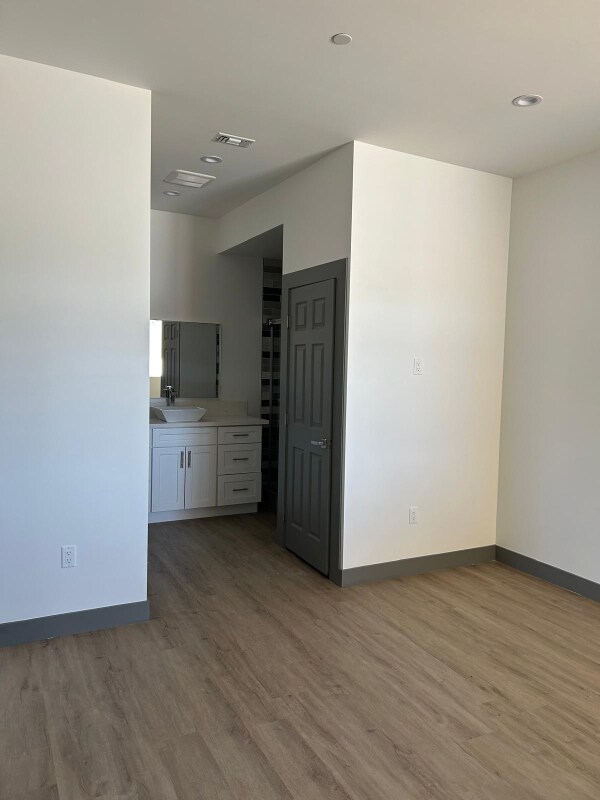 Building Photo - 9228 E Ave T 6