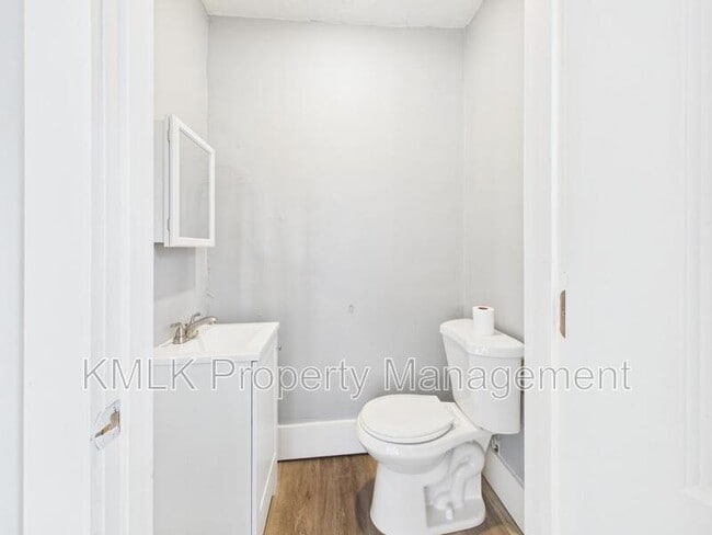 Building Photo - 2337 15th St SW