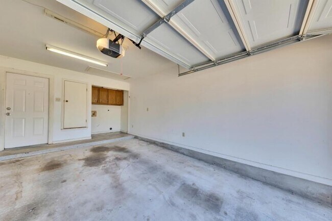 Building Photo - 1207 Gingerlily Cove