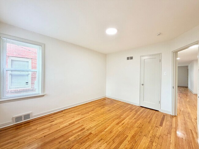 Building Photo - 5306- 5308 Jamieson Avenue