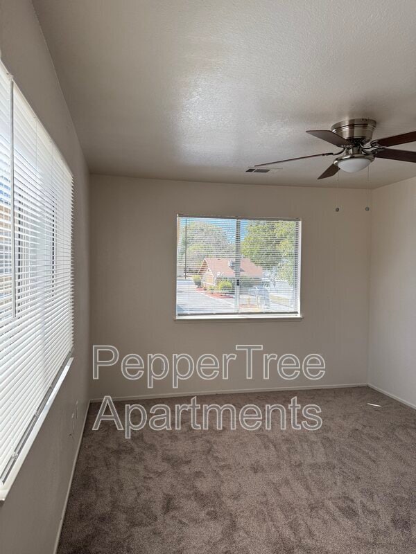 Building Photo - 760 E Elm Ave