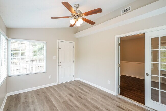 Building Photo - 3209 Dockside Dr