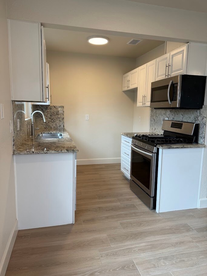 Building Photo - 28240 Via Princesa