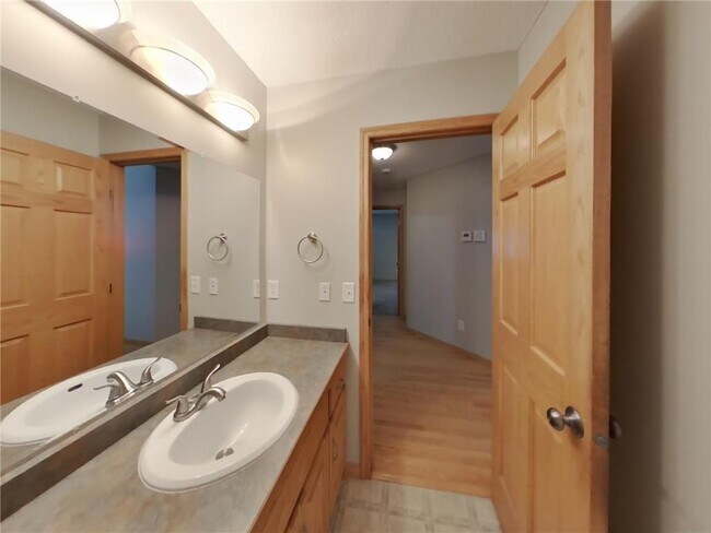 Building Photo - 15811 Yellow Pine St NW