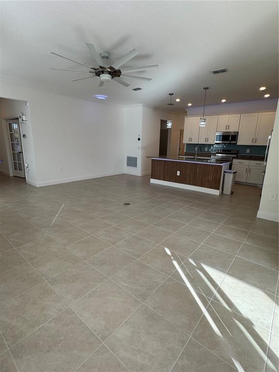 Building Photo - 16819 Canopy Garden Dr