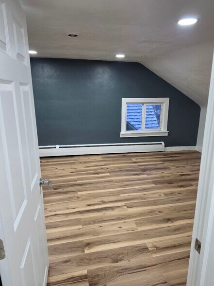 Building Photo - 100 N Pine St