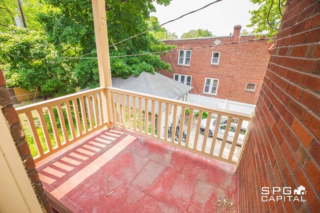 Building Photo - 516 Radnor St