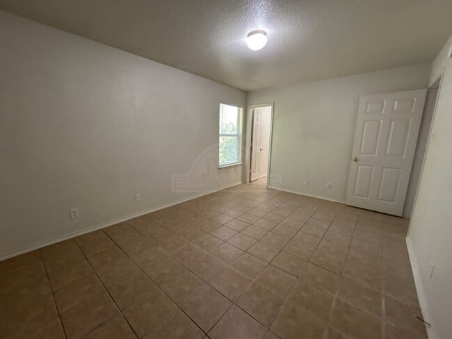 Building Photo - 207 Dale Earnhardt Dr