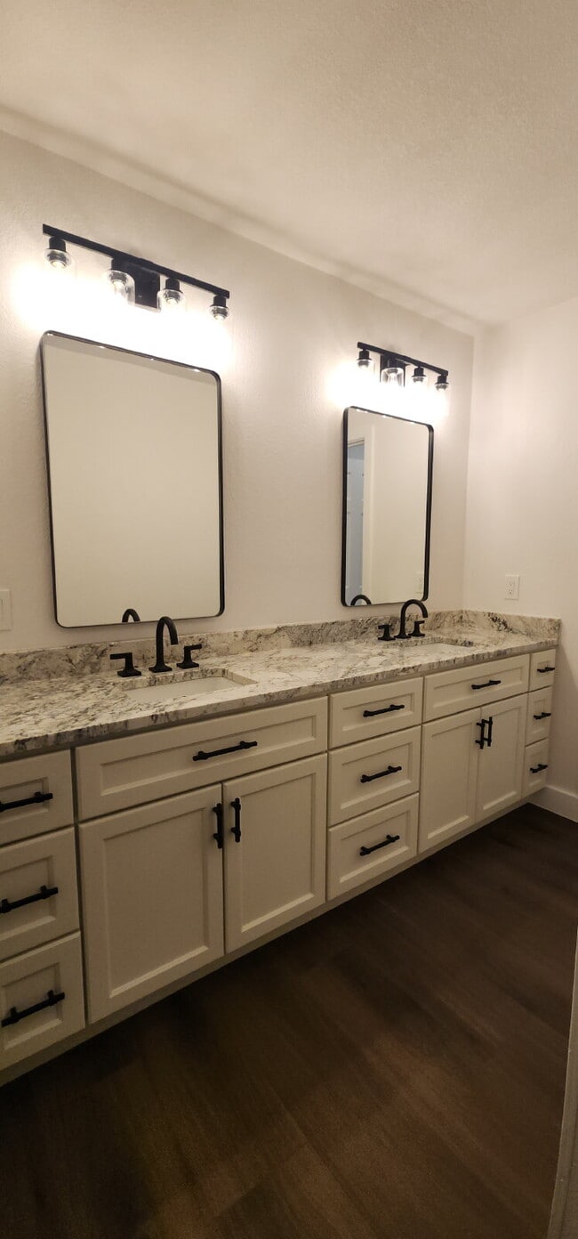 Building Photo - 1112 Concord Dr