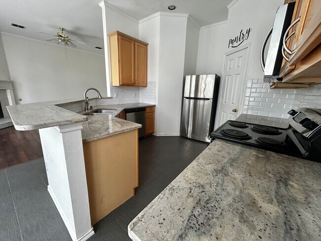 Building Photo - Spacious Home in BISD
