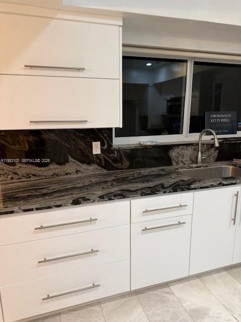 Building Photo - 1100 N Shore Dr