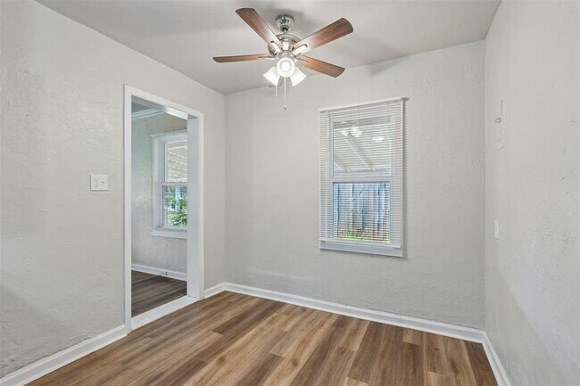 Building Photo - 510 N Marshall Dr