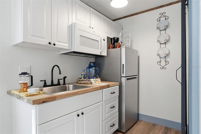 Building Photo - 759 Lantana Ave