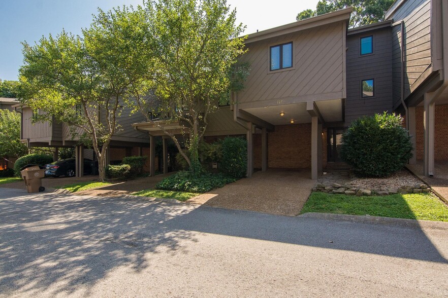 Building Photo - 727 Harpeth Trace Dr