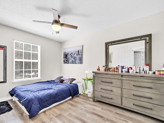 Building Photo - 1061 Quail Hollow Dr