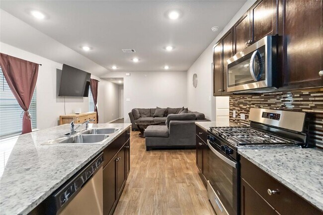 Building Photo - 2845 Wolfcreek