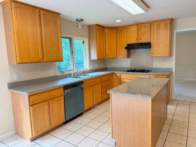 Building Photo - 7782 Watford Dr