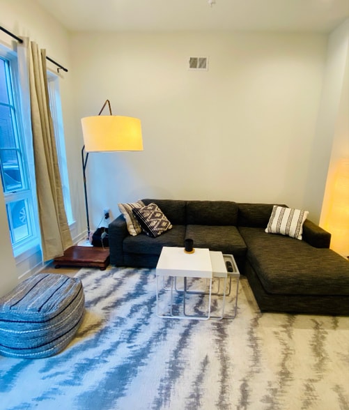 Building Photo - 2013 Abigail St