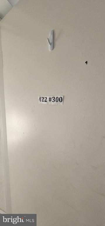 Building Photo - 422 Main St