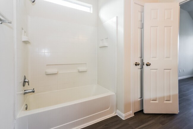 Building Photo - 823 Frontera Ct