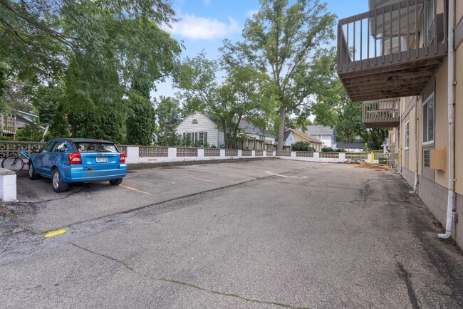 Building Photo - 2601 University Ave