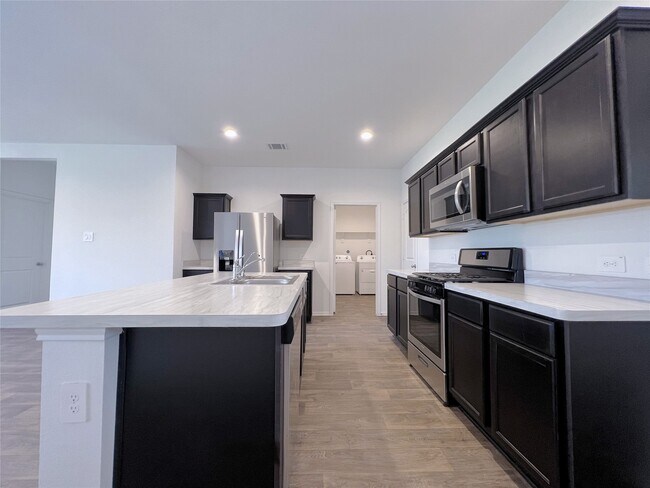 Building Photo - 14927 Cypress Holw Dr