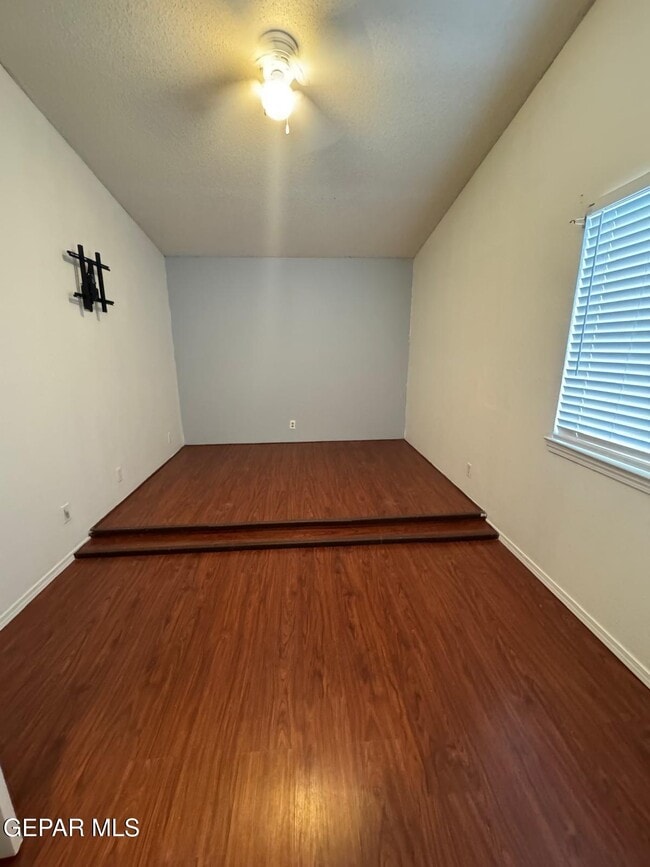Building Photo - 3033 Tierra Humeda Dr
