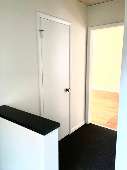 Building Photo - 3148 N Clifton Ave