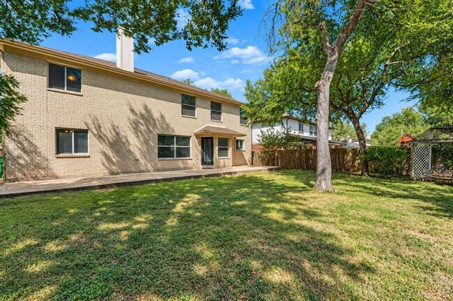 Building Photo - 2616 Oakwood Glen Dr