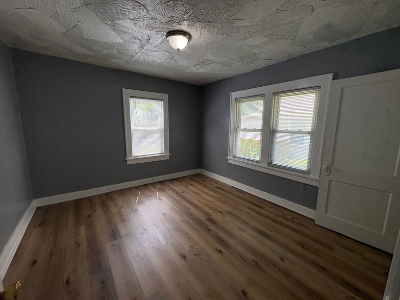 Building Photo - 5401 Highland Ave