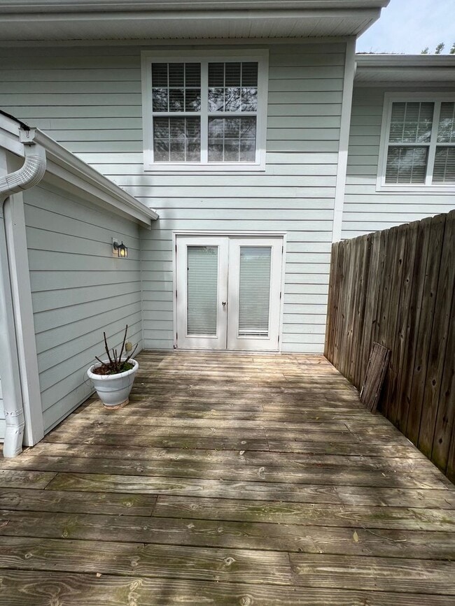 Building Photo - 2 bed / 2 bath townhome in Pelican Cove