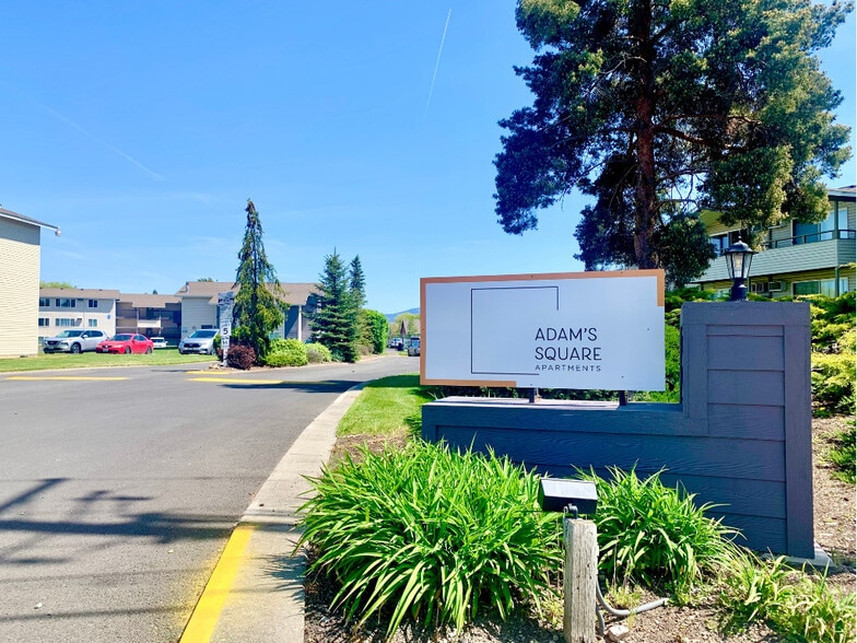 Building Photo - Adams Square