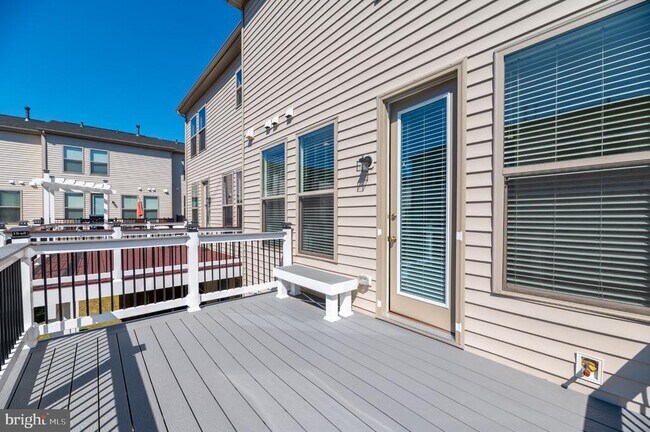 Building Photo - 42409 S Dogwood St