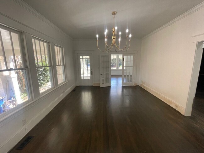 Building Photo - 4 Bd 3 Ba House