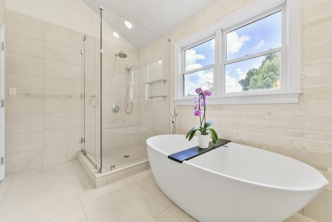 Building Photo - 0 Brooks Rd