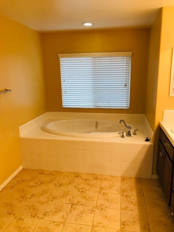 Building Photo - 45611 Basswood Ct