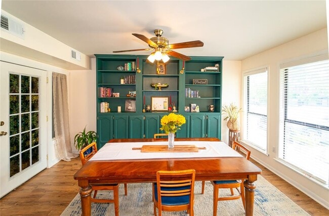 Building Photo - 5215 Overbrook Dr