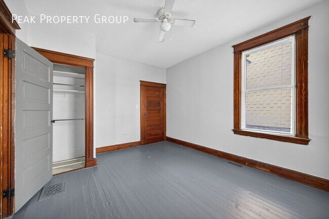 Building Photo - 2339 Rohs St