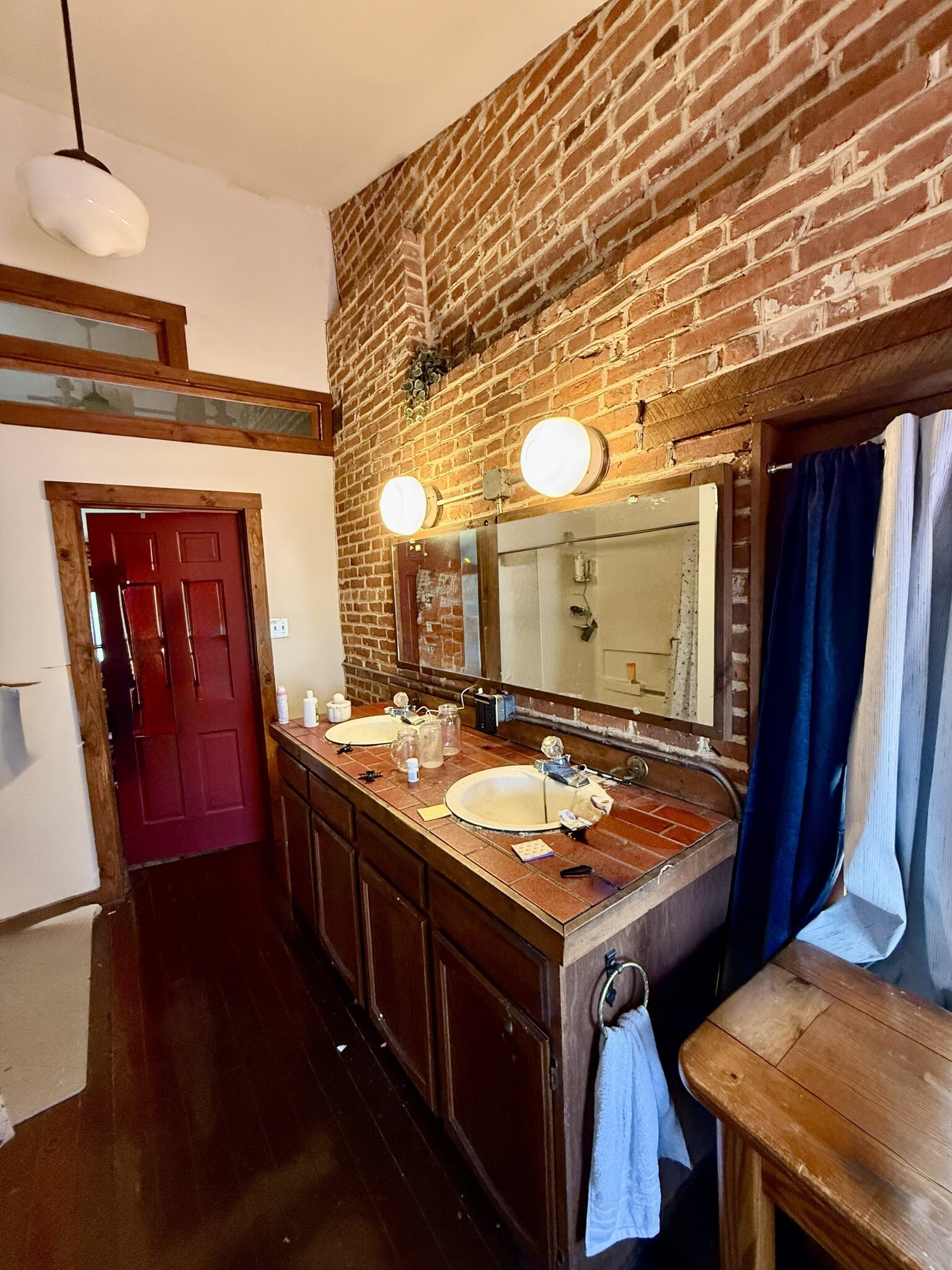 BR 2 double vanity Bath - 11 Spruce St