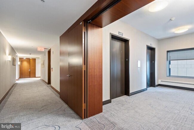 Building Photo - 1414 S Penn Square