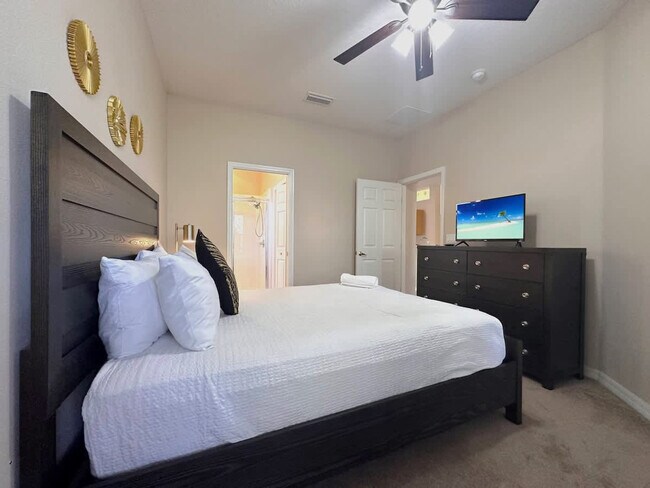 Building Photo - 160 Minniehaha Cir