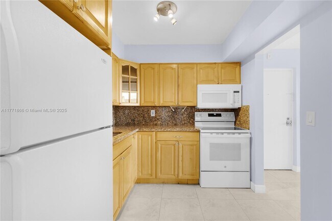 Building Photo - 8303 SW 142nd Ave