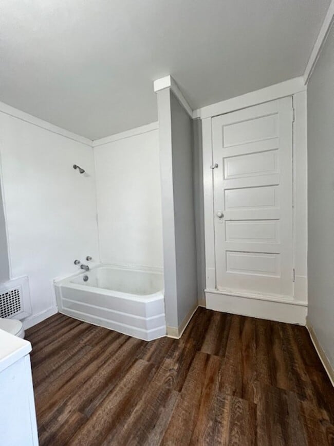 Building Photo - Three bedroom home for rent on deadend street - Canton SW