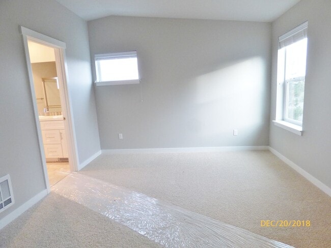 Building Photo - 2bd/2.75ba Lynnwood Townhome