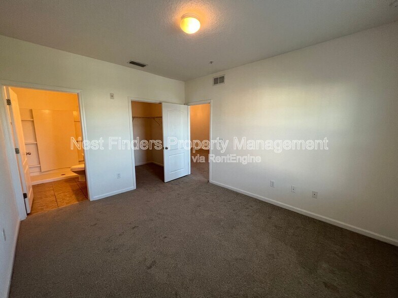 Building Photo - 4908 Key Lime Dr